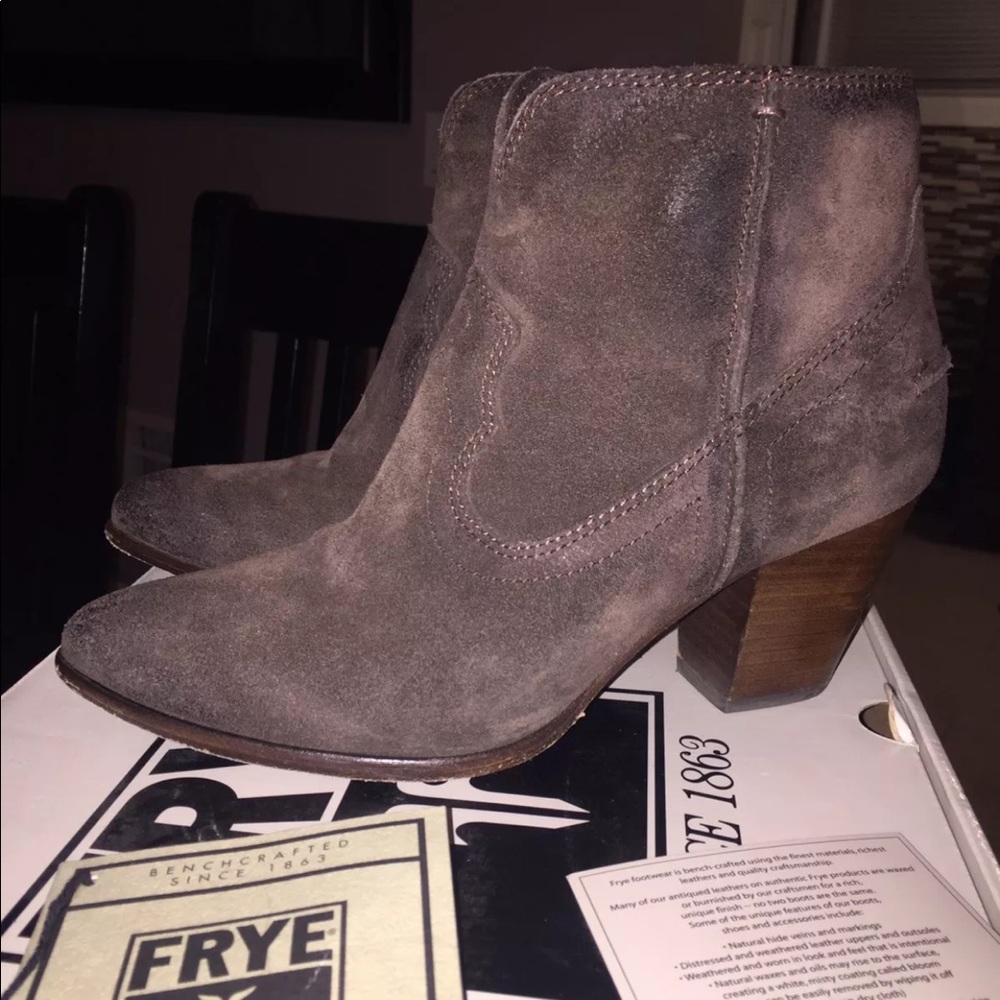 Frye Renee Seam Short Booties Charcoal sz 7